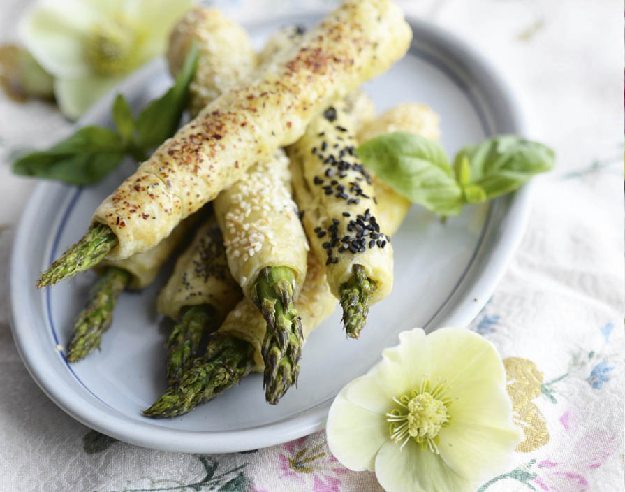 Knuspriger Spargel mit Zitronenpesto