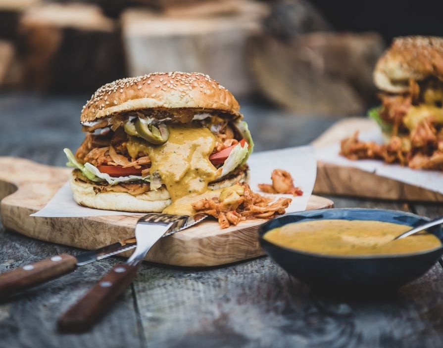 Pulled-Jackfruit-Burger