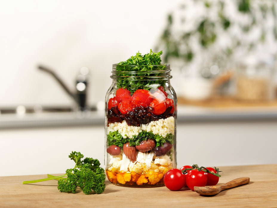 Couscous-Salat mit geröstetem Blumenkohl und Tomaten